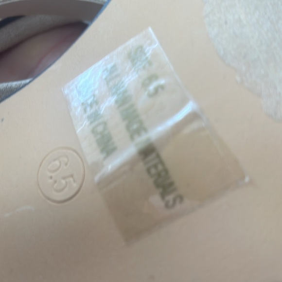 NWT Lulu tan block heels 6.5 - Picture 6 of 6